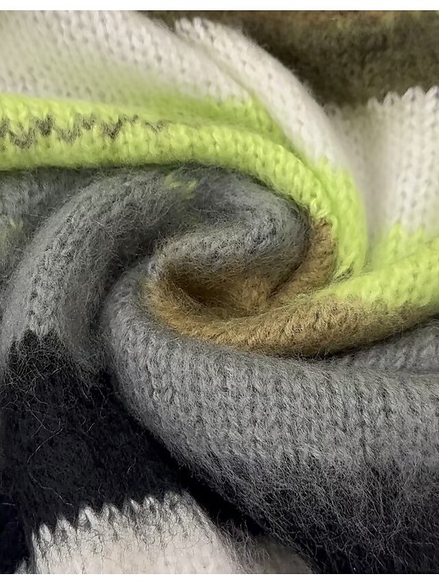 Chunky Knit Crew Neck Oversized Stripe Pullover Sweater for Casual Fall and Winter Wear